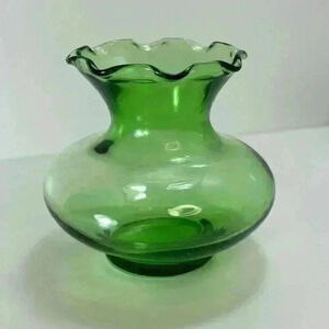 Vintage small green  Anchor Hocking vase with ruffled edge